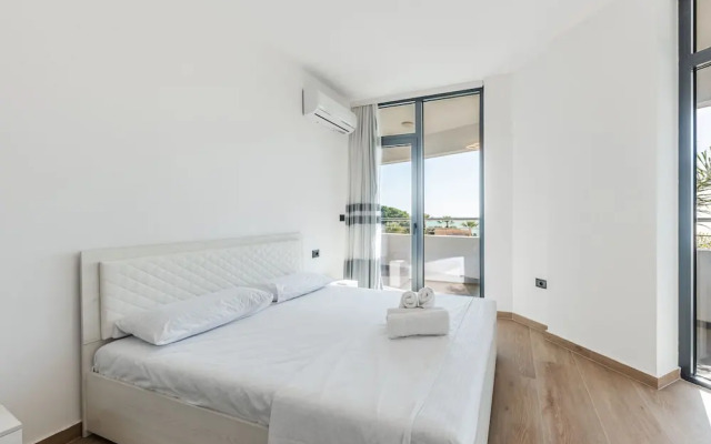 White Hill Suite by PS