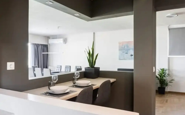 Spacious and Sunlit Seaside Flat