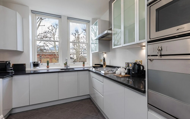 JOIVY Astonishing 2 Bedroom near Mayfair & Piccadilly Circus