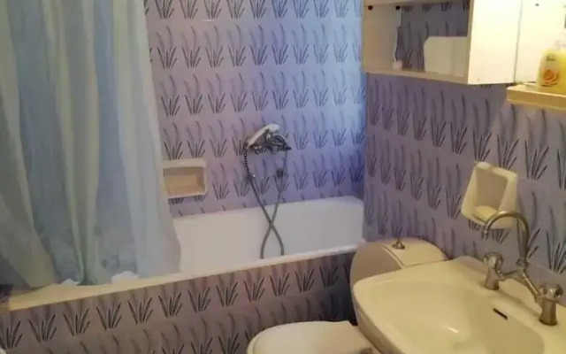 Spacious 3 Bedroom 5bed Apartment - Adults Only