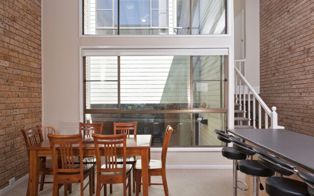 Bay Parklands, 3/2 Gowrie Avenue