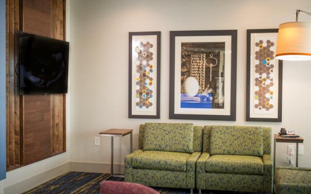 Holiday Inn Express & Suites Rock Falls by IHG