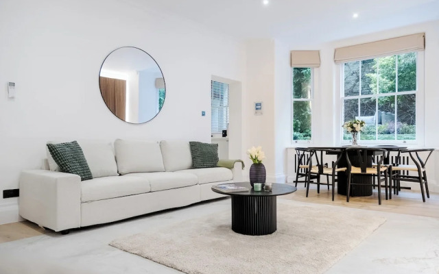 Luxury Oasis in South Kensington WITH AC