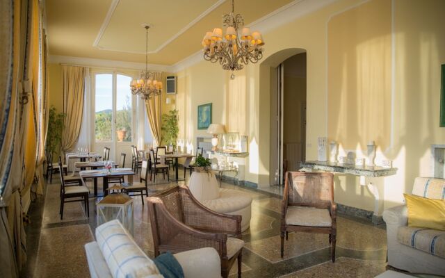 Grand Hotel Villa Parisi