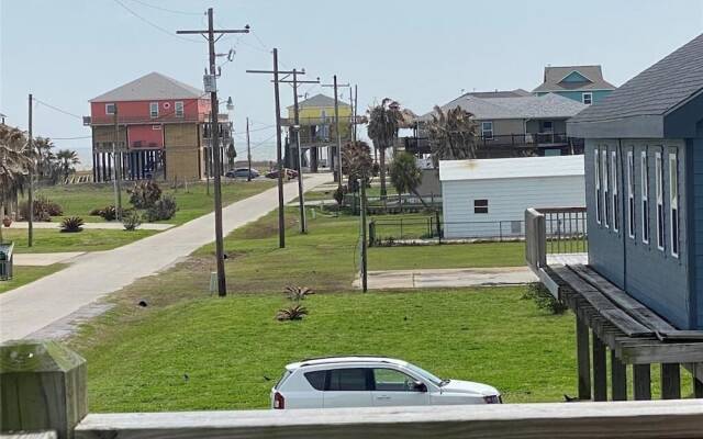 Sea Beauty 3 Bedroom Home by RedAwning