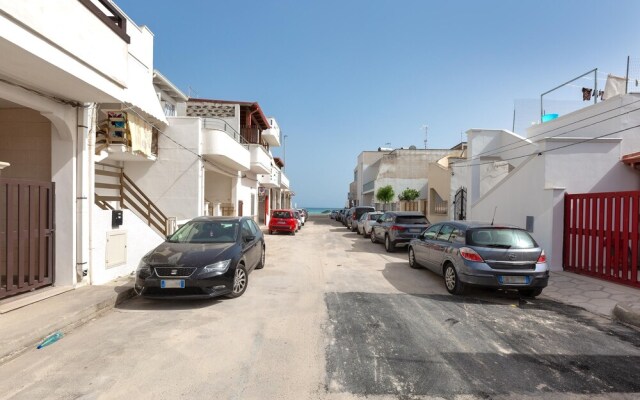 3550 Casa Cleopatra by Barbarhouse