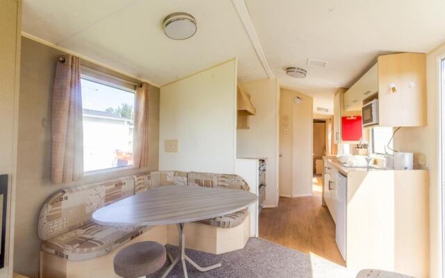 Stunning 3-bed Caravan in Clacton-on-sea