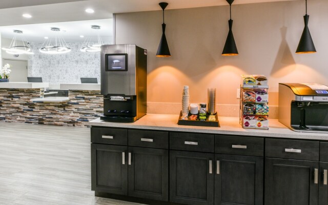 Hollywood Inn Suites Hotel