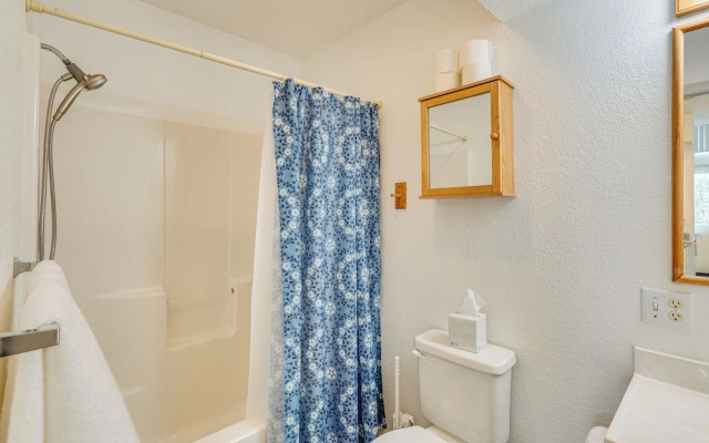 Pet-friendly Lake of the Ozarks Gem!