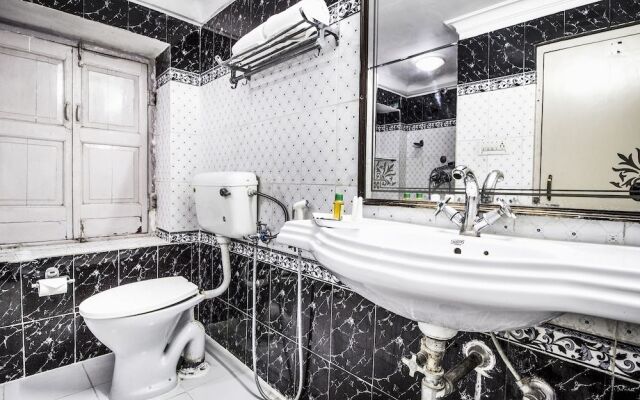 FabHotel Sugan Niwas Palace Bani Park