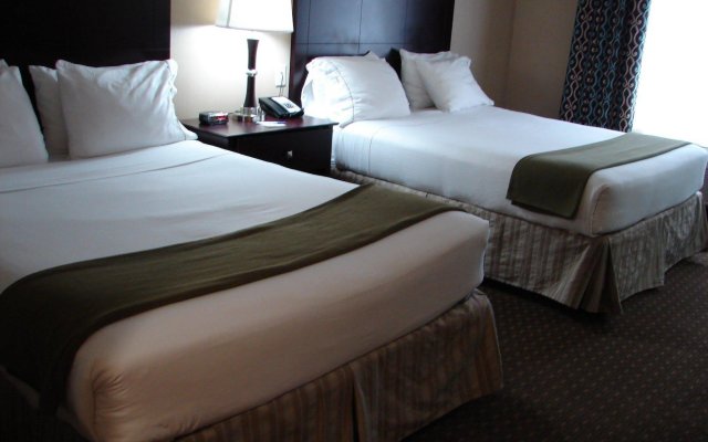 Holiday Inn Express & Suites Seattle North - Lynnwood, an IHG Hotel
