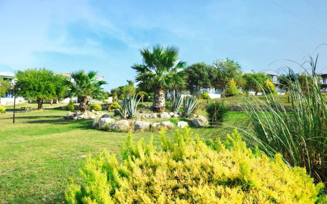 Akay Garden Family Club
