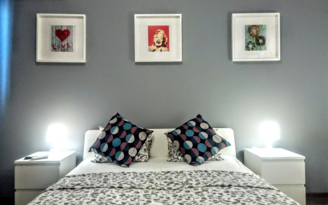 Central Bright Modern Studio