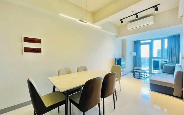 Uptown Parksuites BGC
