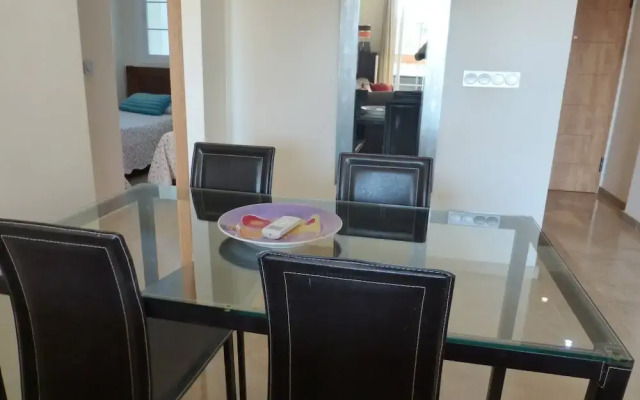 Beautiful 2 Bedroom 2 Bathroom Apartment With Pool