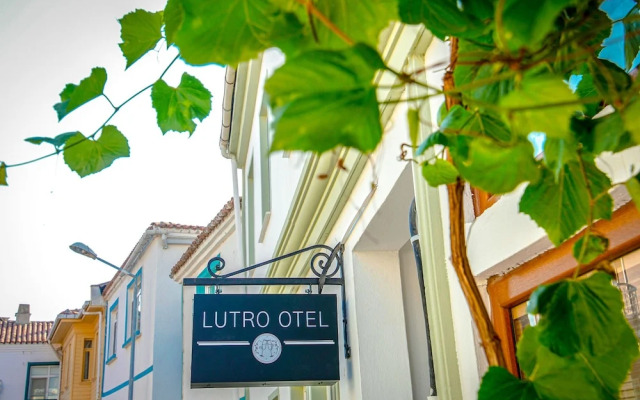 Lutro Otel