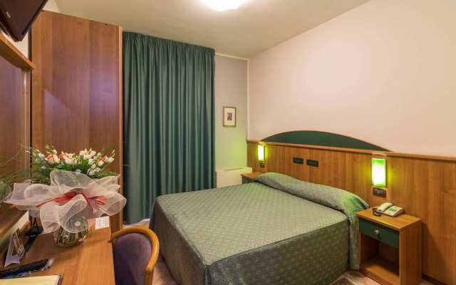 Roy Hotel