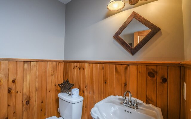 One Ski Hill 5 Bedroom House