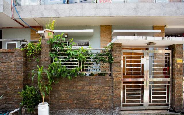 Vaccinated Staff - Capital O 806 Pattaui Residence