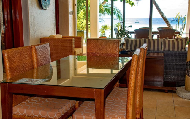 Mayumi Beach Villa