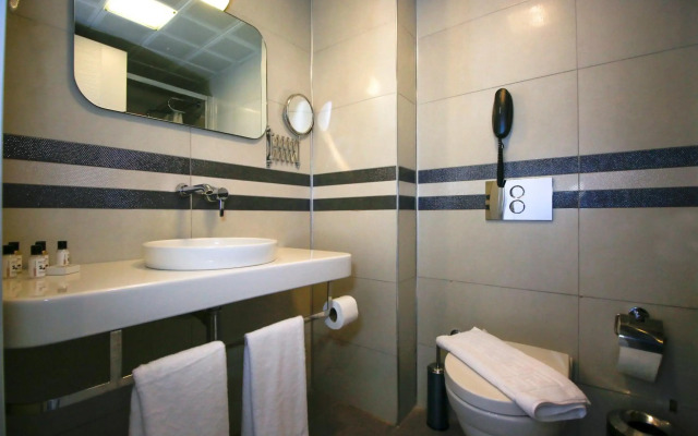 Aurasia Beach Hotel