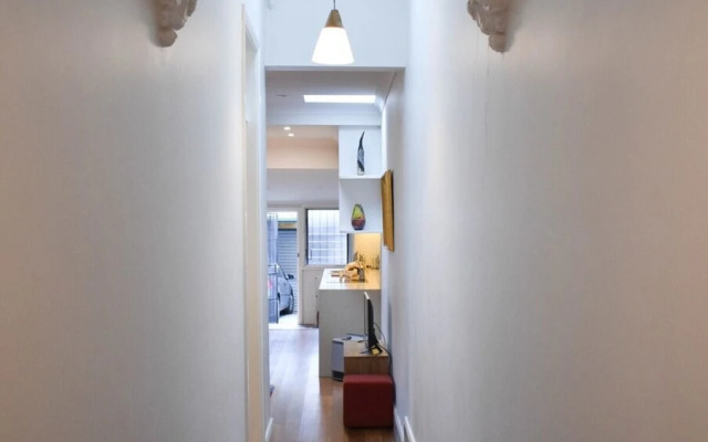 Cosy Erko 2 Bedroom Home on Edge of Sydney City Centre