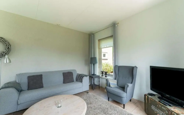 Tranquil Holiday Home in Balkbrug with Garden - Hotel in Hardenberg - Photo 4