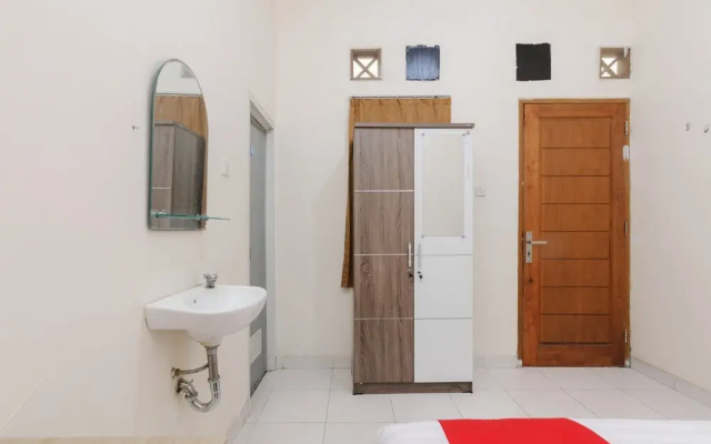 RedDoorz @ Meruya Utara