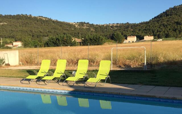 Appart. 4 pers a 6 Kms de Cassis avec acces piscine