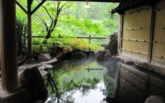 Shirataki Hotel