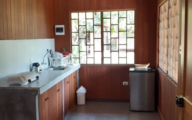 Wakaya Ecolodge