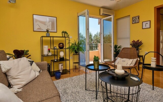Awesome Apartment in Makarska With 3 Bedrooms and Wifi