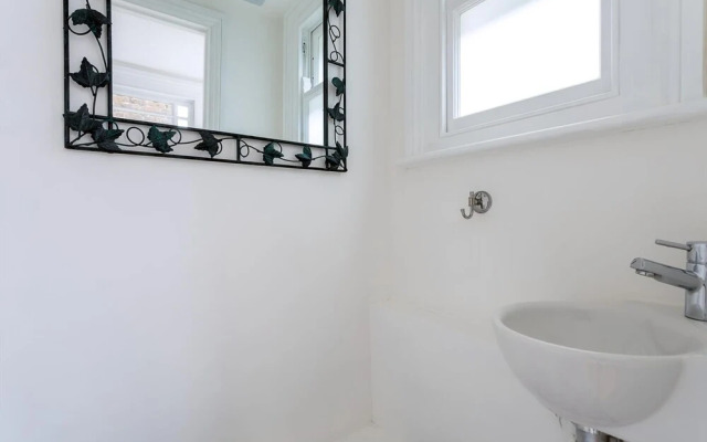 Two Bed Notting Hill Gem