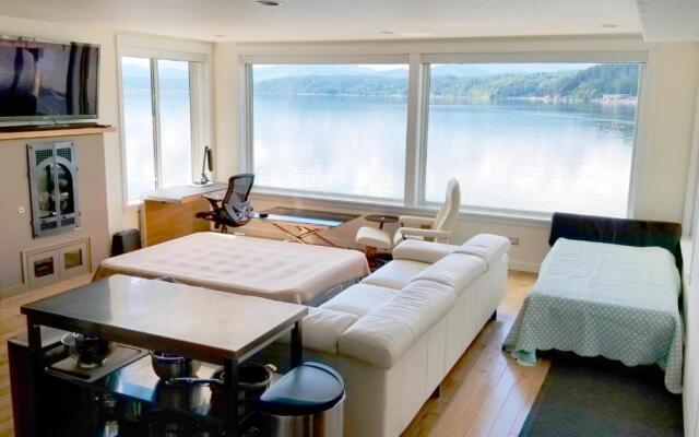Luxury Lookout Hood Canal Vacation Rental