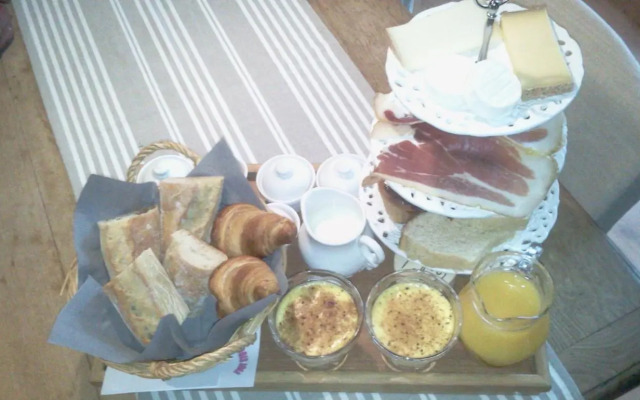 Le Clau Des Cerisiers