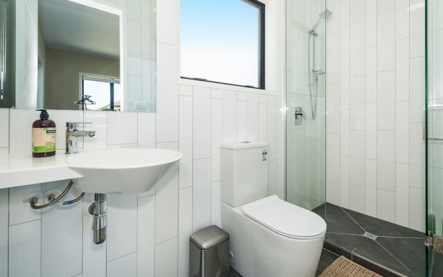 Unsworth Height New 3 Bedrooms Unit
