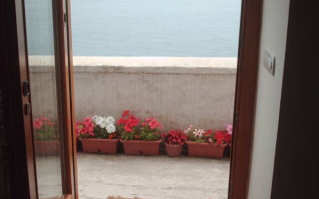 La Casetta Fra I Limoni