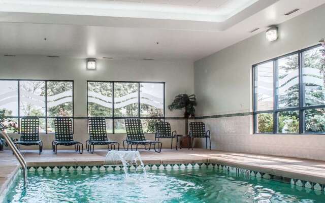 Quality Inn Near Walden Galleria Mall