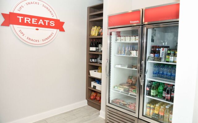 Hampton Inn & Suites Charlotte/South Park at Phillips Place