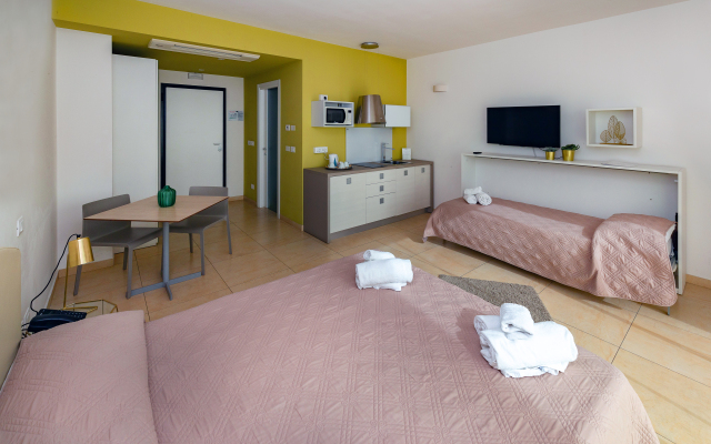 Zeus Residence Hotel