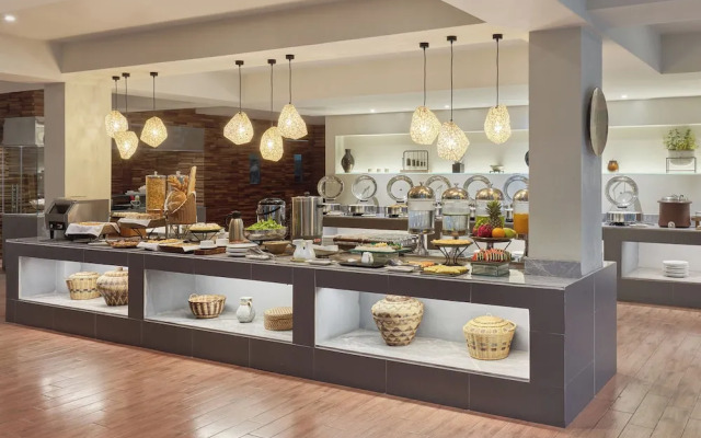 Holiday Inn & Suites Batangas Limapark by IHG