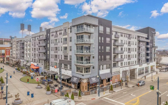 TWO CozySuites at the Banks 18