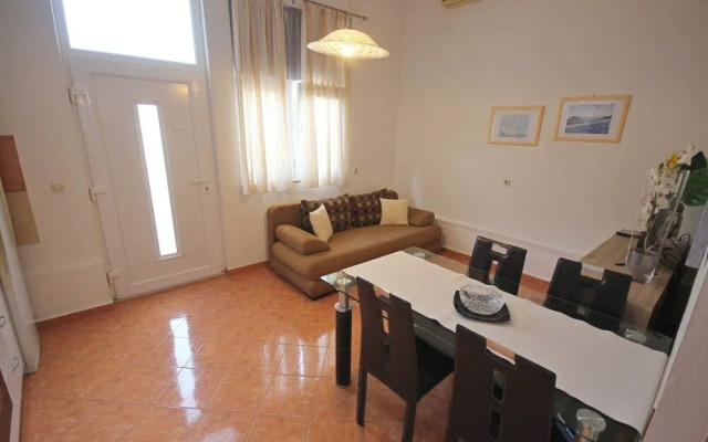 Family Apartment Mirela Borik