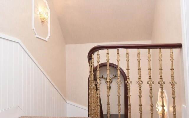 Tanera Guest House