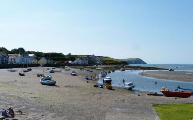 Holiday Home Ger y Nant