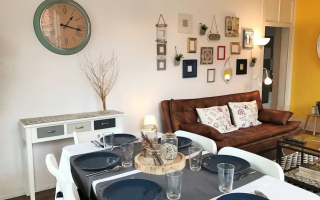 Spacious charming flat - heart of Lisbon