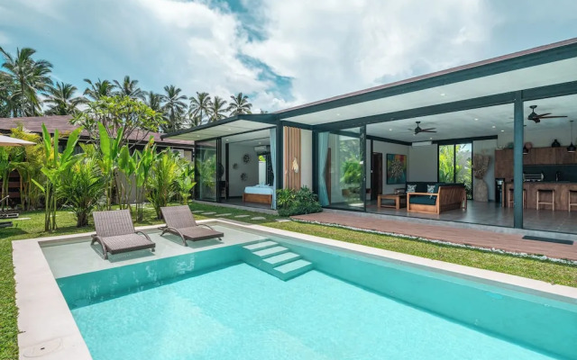Xanadu - 5BR Ubud Designer Villa, Pool with Rice Fields Views