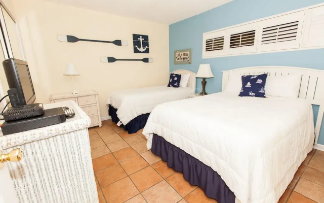 Holiday Surf and Racquet Club