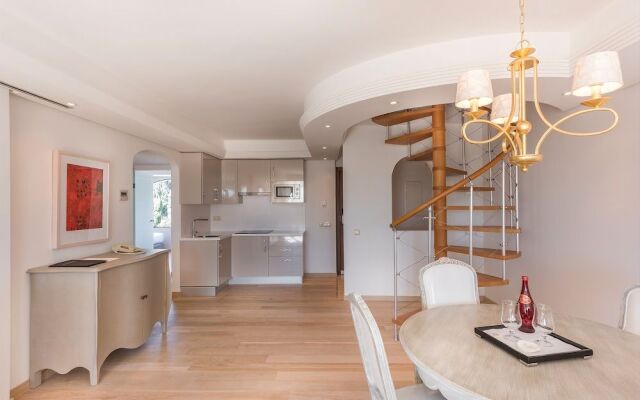 Las Dunas Suites & Apartments
