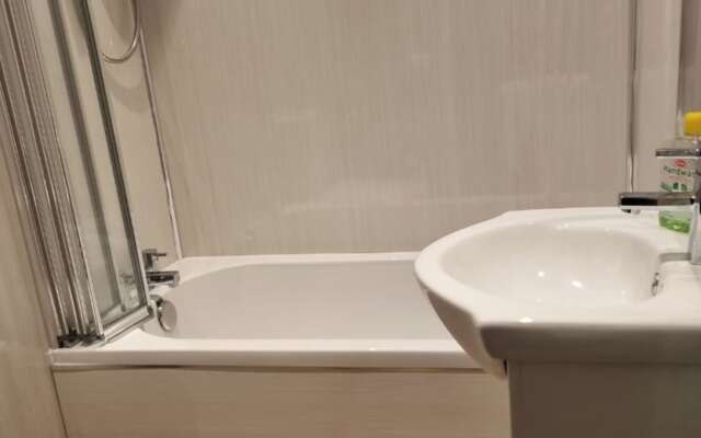 Apartment - Largs - Sleeps 4 - Pet Friendly